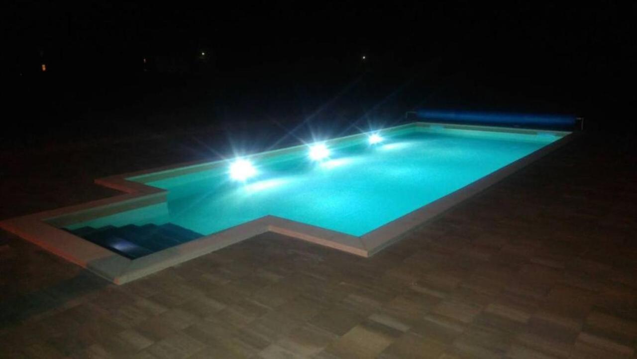 Bungalows Rizvan City Brusane Екстер'єр фото